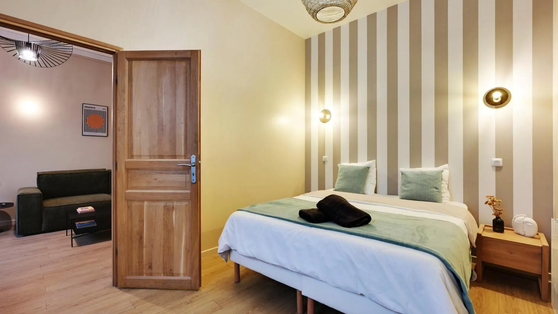Charming Flat, Quartier Latin With A Private Cinema location